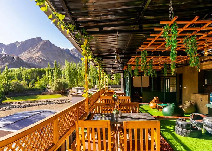 Rainbow Hostelier